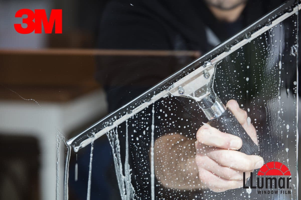 Glasdekorationsfolier, Surface Cleaner og rengørings tips fra vikiallo vindue m.logo copy vikiallo